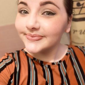 Meet your Posher, Casey